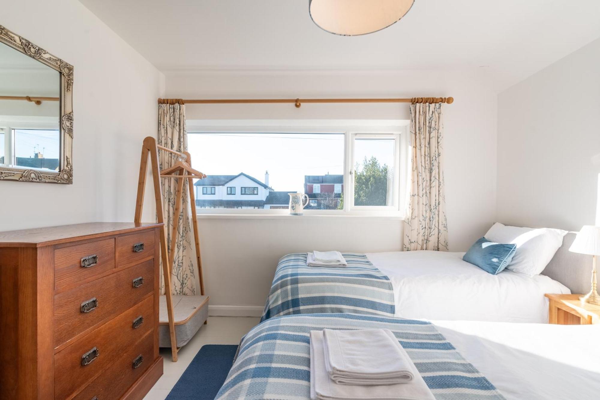 Port View House 3-Bedroom Self Catering Family Home With Garden Near Cardiff Exterior foto